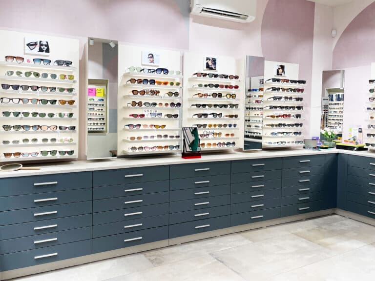Ottica Macina, Alghero: Design e Continuità nel Cuore della Riviera del Corallo Modellando