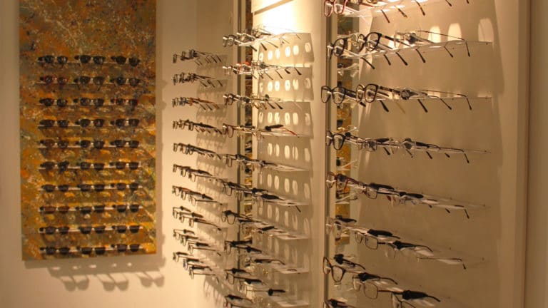 Spazio Ottica Tiburtina esposizione occhiali