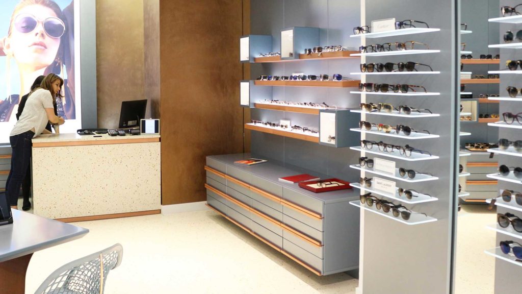 Negozio di ottica esposizione occhiali o51 Bucarest